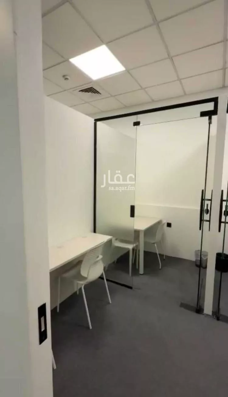 مكتب تجاري للإيجار في شارع خريص الفرعي, حي الروضة, مدينة الرياض, منطقة الرياض صورة 4