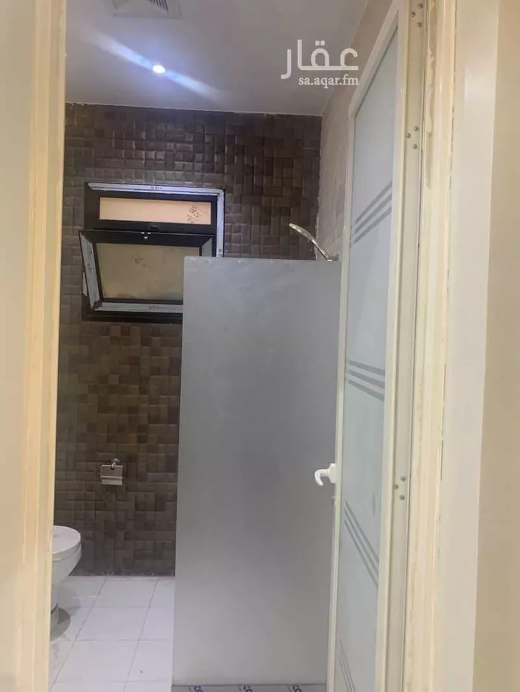 عمارة للبيع في شارع البراء بن مالك, حي الشراع, مدينة الخبر, المنطقة الشرقية 8