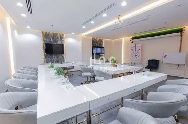 مكتب تجاري للإيجار في شارع انس بن مالك, حي الملقا, مدينة الرياض, منطقة الرياض صورة 3