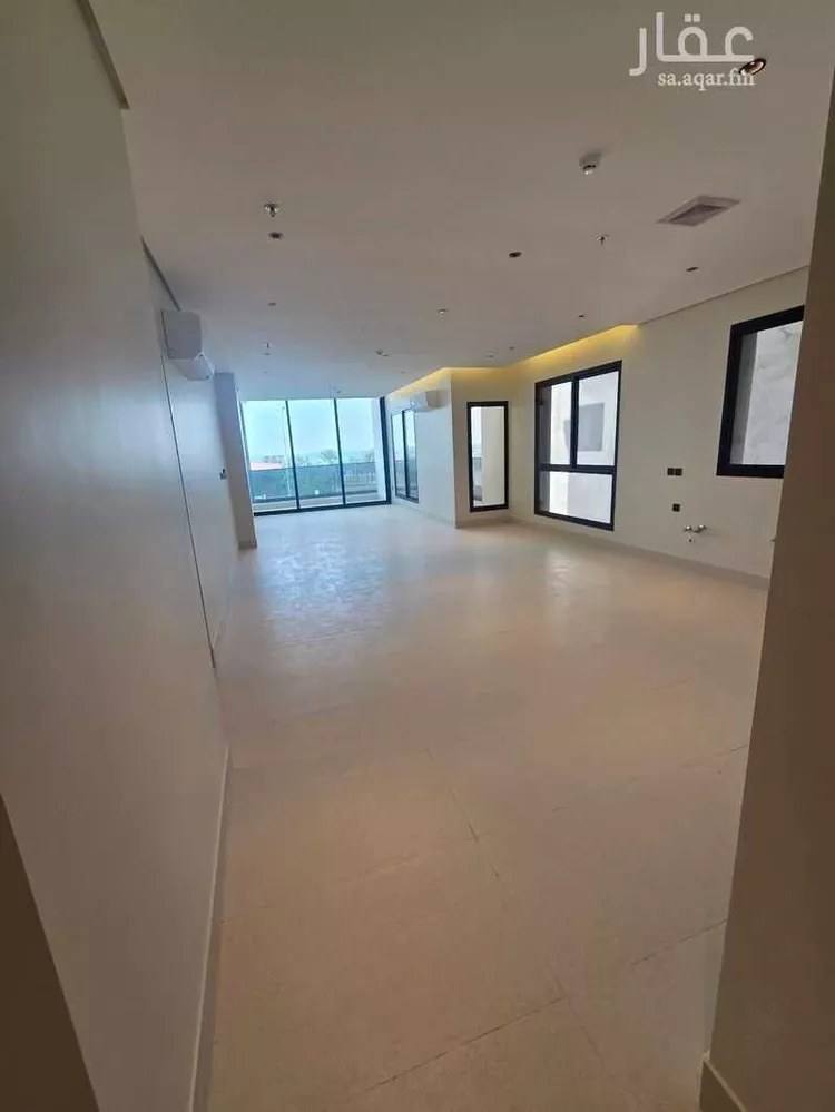 شقة للإيجار في شارع الملك عبدالله, حي الشاطئ الغربي, مدينة الدمام, المنطقة الشرقية صورة 3