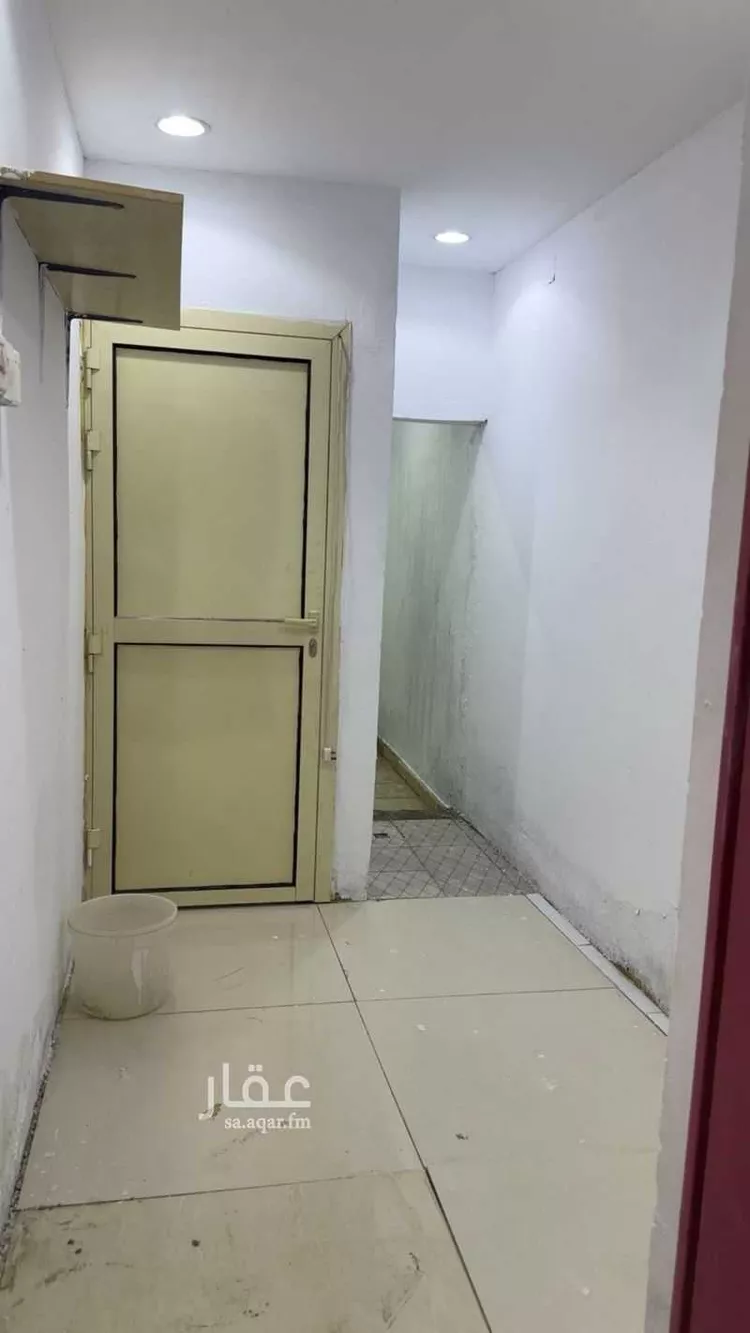 غرفة للإيجار في شارع الحدبة البيضاء ، حي العزيزية ، الرياض ، منطقة الرياض صورة 2