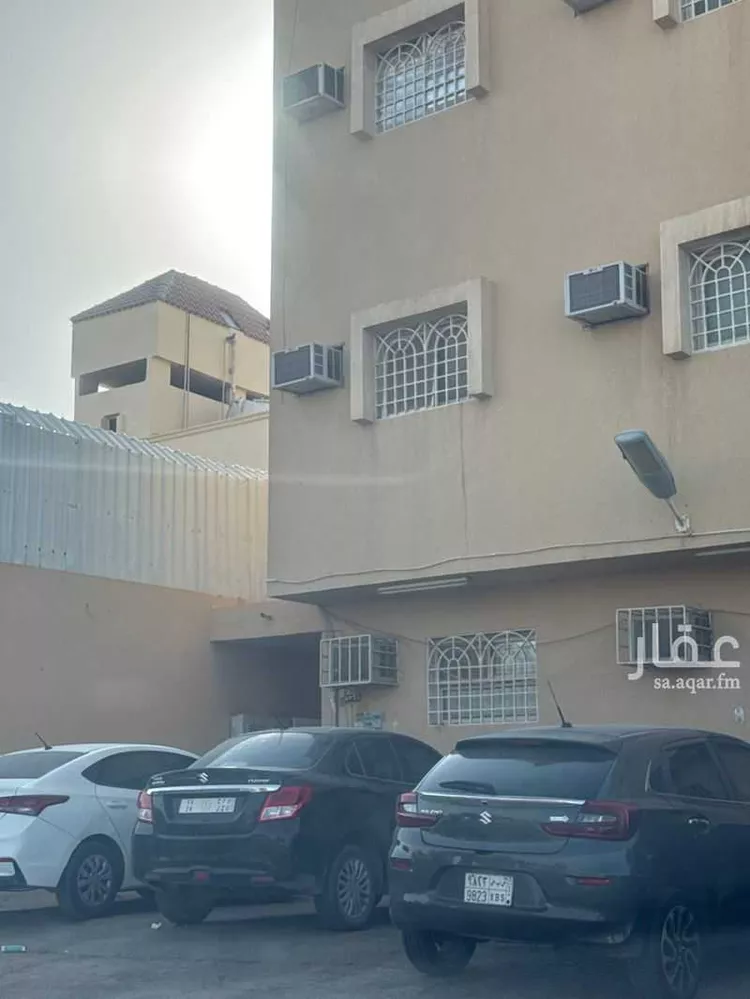 Building for Sale in Riyadh Badr صورة 3