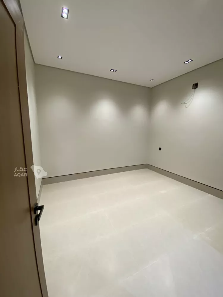 Floor for Sale in Riyadh Az Zahrah