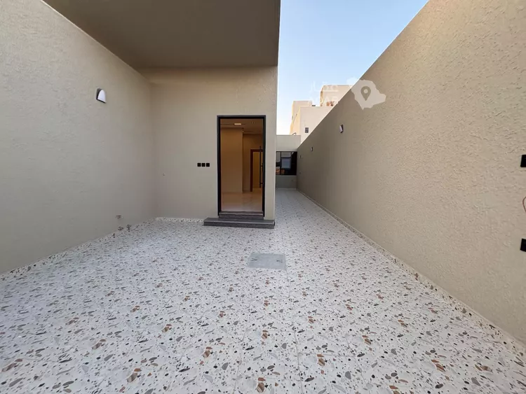 Floor for Sale in Riyadh Dhahrat Namar 7