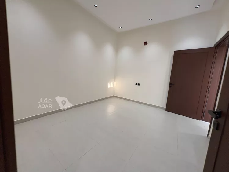 Floor for Sale in Riyadh Badr 5