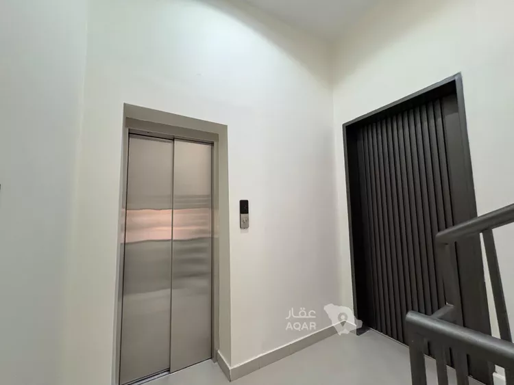 Floor for Sale in Riyadh Badr 6