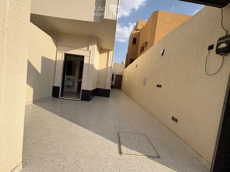 Floor for Sale in Riyadh Badr 6
