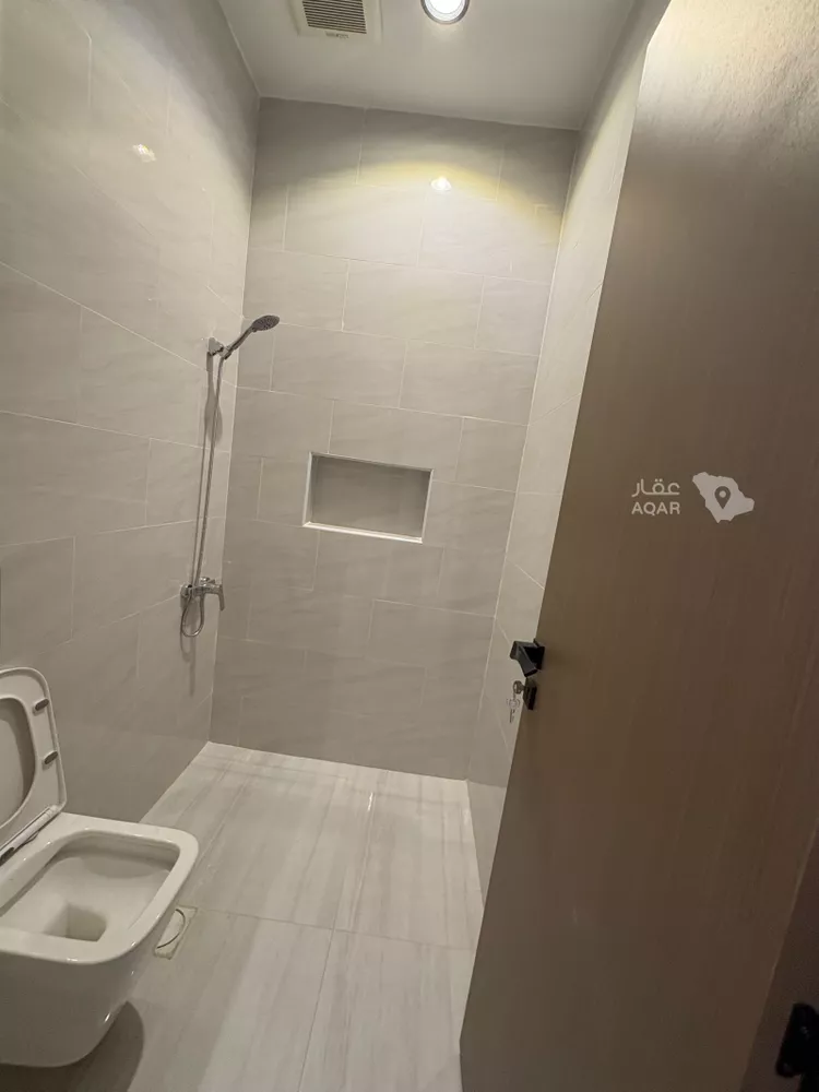 Floor for Sale in Riyadh Dhahrat Namar 11