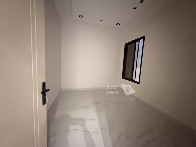 Floor for Sale in Riyadh Okaz 2