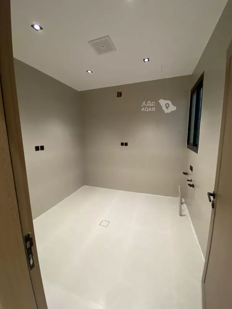 Floor for Sale in Riyadh Az Zahrah 3