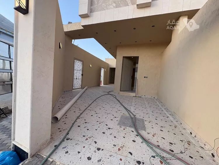 Floor for Sale in Riyadh Okaz 6