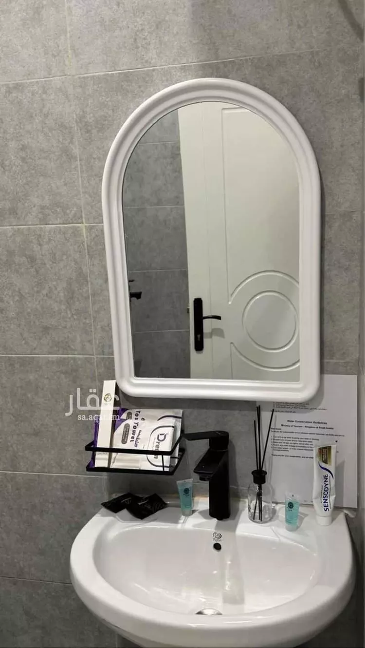 شقة مفروشة للحجز في عبدالرحمن بن عزاز ، شارع ابي الحسن بن الاثير ، حي غرناطة ، الرياض ، منطقة الرياض صورة 4