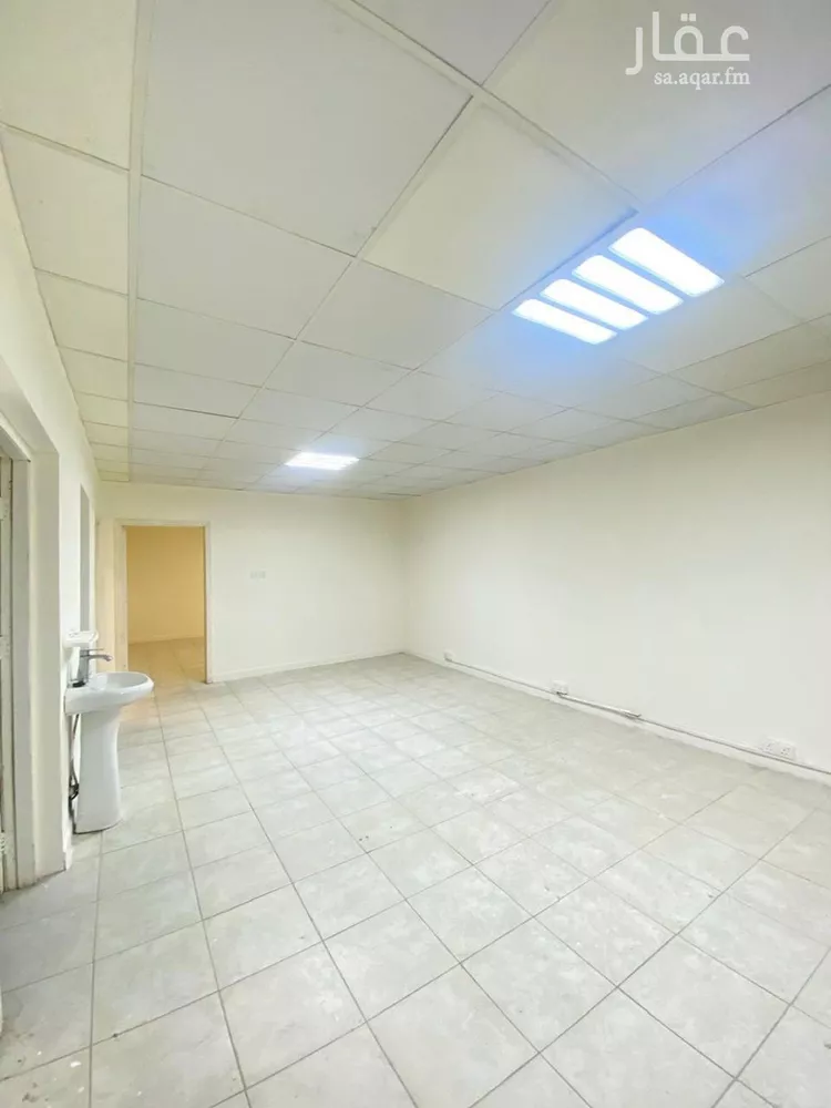 Commercial Office for Rent in Riyadh Al Malaz صورة 4