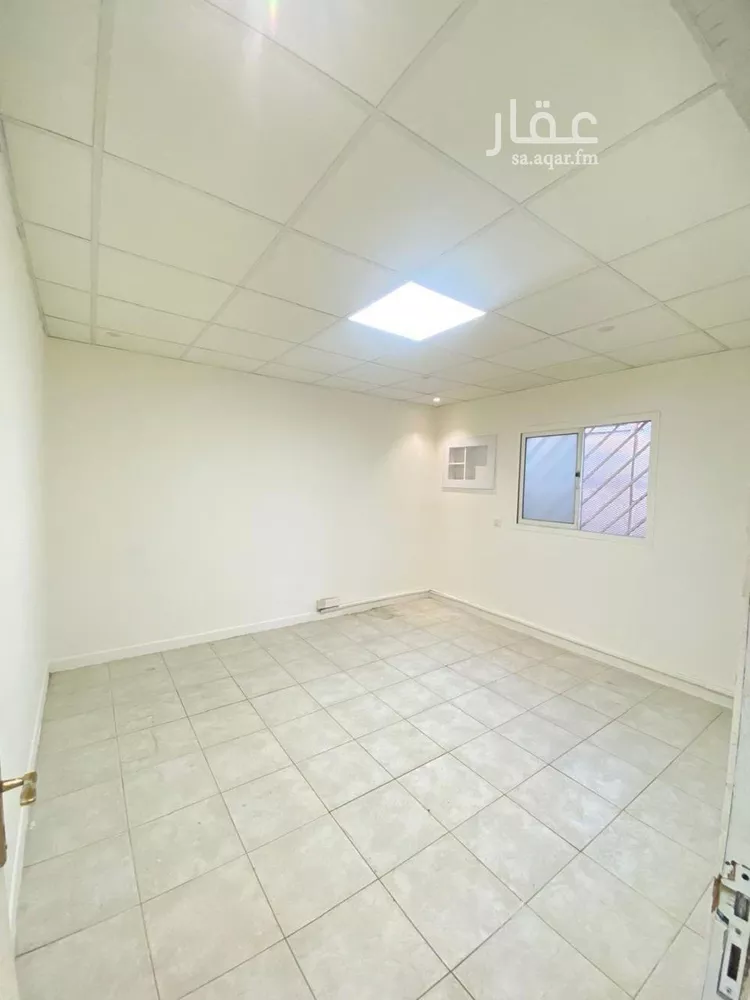 Commercial Office for Rent in Riyadh Al Malaz صورة 2