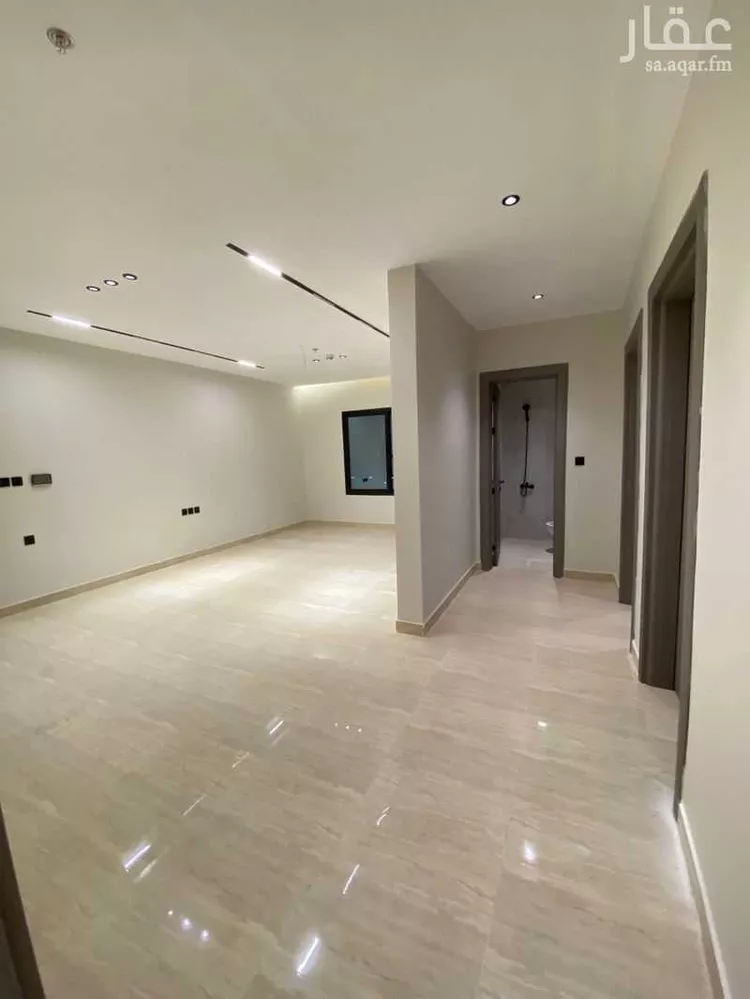 شقة للبيع في شارع خريص, حي الحمراء, مدينة الخبر, المنطقة الشرقية 8