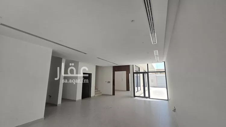 فيلا للبيع في شارع جعفر الطيار, حي الدوحة الجنوبية, مدينة الظهران, المنطقة الشرقية صورة 2