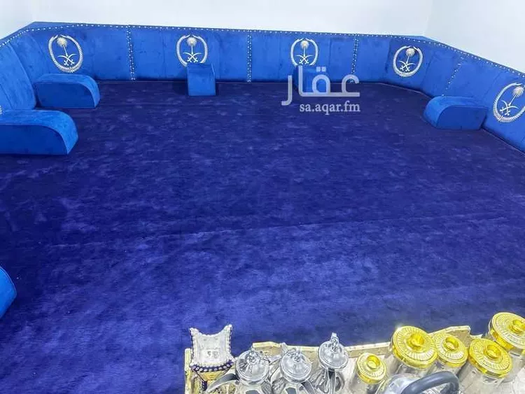 عمارة للبيع في شارع عبدالله ابن ذهلان, حي العزيزية, مدينة المدينة المنورة, منطقة المدينة المنورة صورة 3