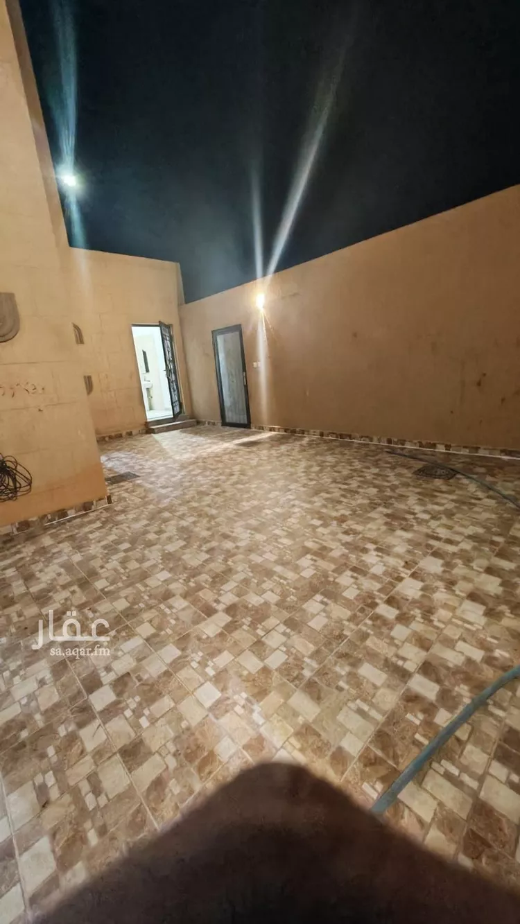 فيلا للإيجار في شارع عبدالله ابو العينين, حي الضاحي الشرقي, مدينة بريده, منطقة القصيم