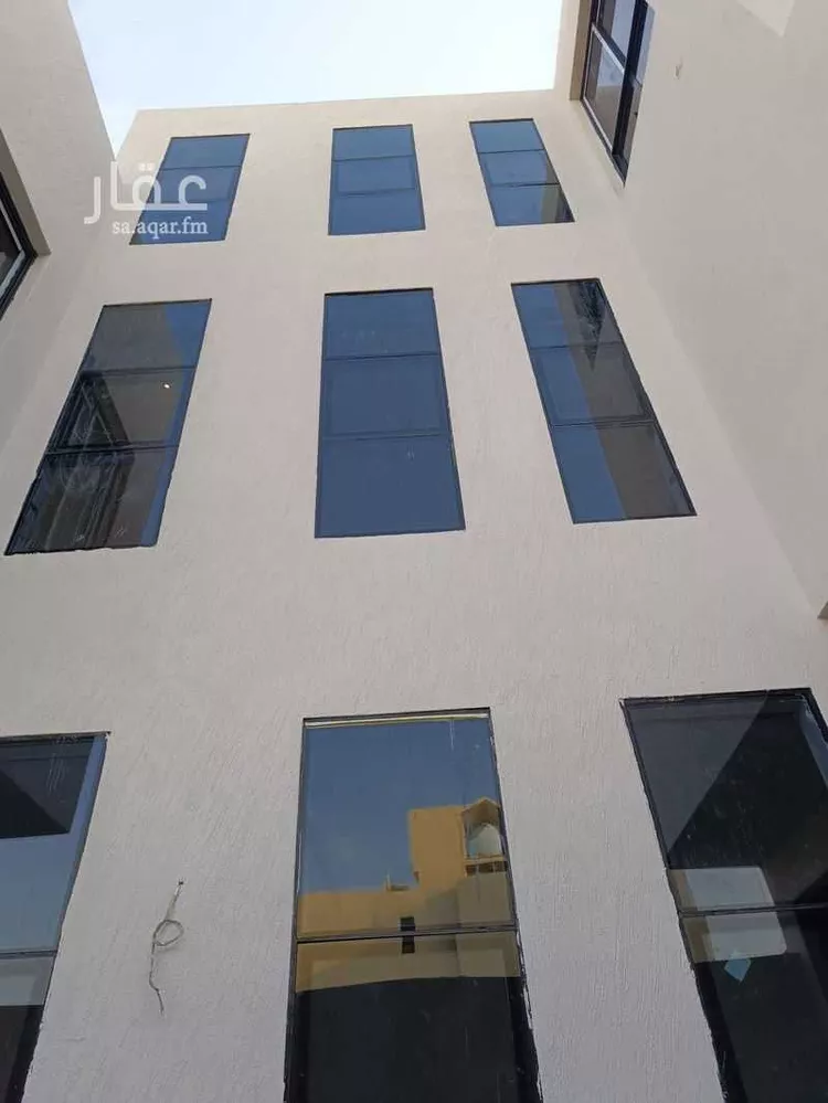 فيلا للبيع في شارع بدرالدين المرجاني, حي المهدية, مدينة الرياض, منطقة الرياض صورة 2