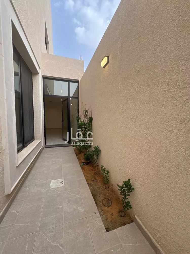 Floor for Sale in Riyadh Az Zahrah 8