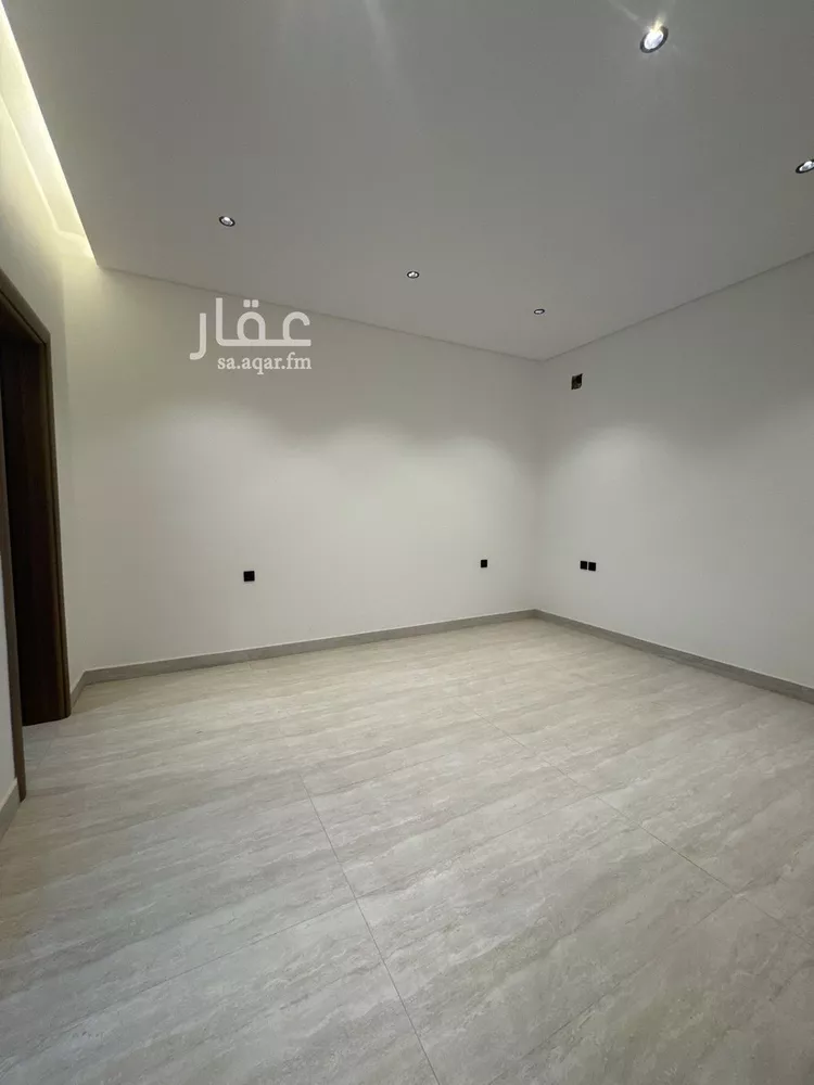 Floor for Sale in Riyadh Az Zahrah 10