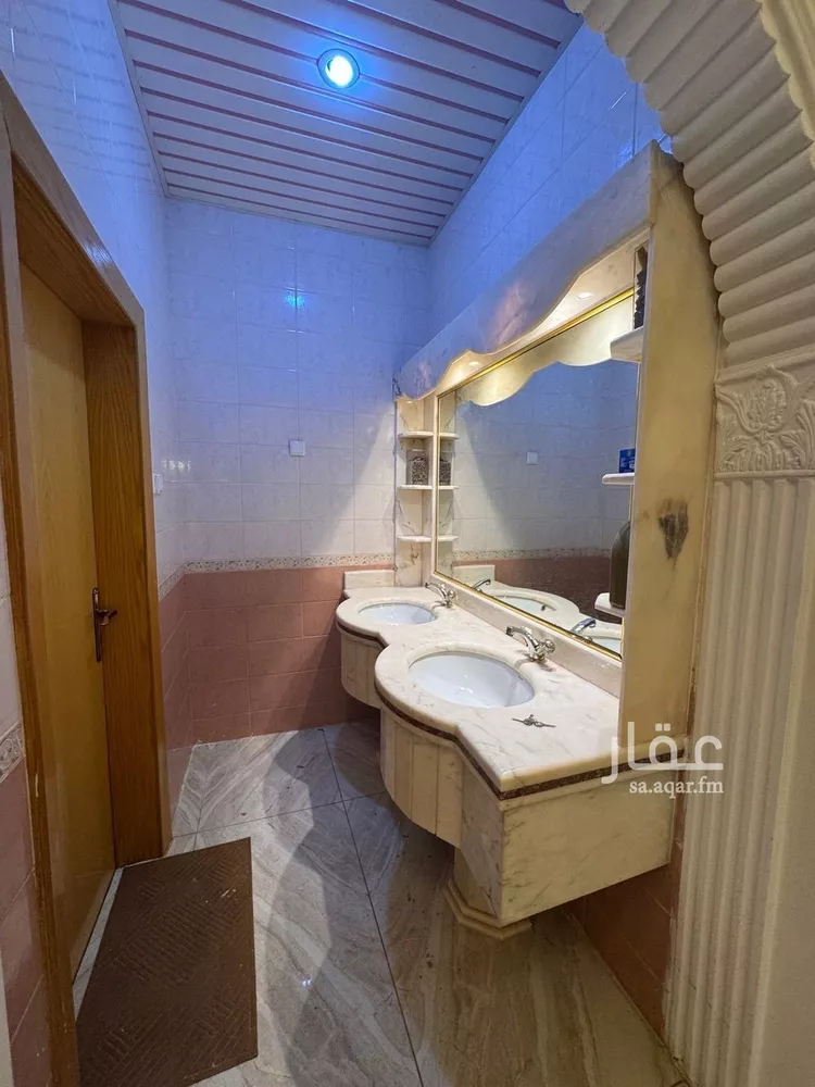 فيلا للإيجار في شارع مجاهد, حي شبرا, مدينة الرياض, منطقة الرياض صورة 2