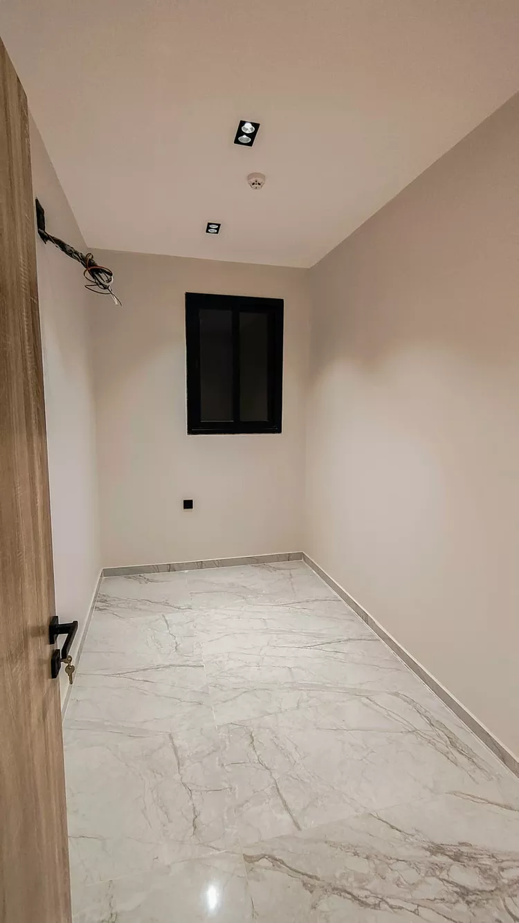 Apartment for Sale in Dammam Ash Shulah 12