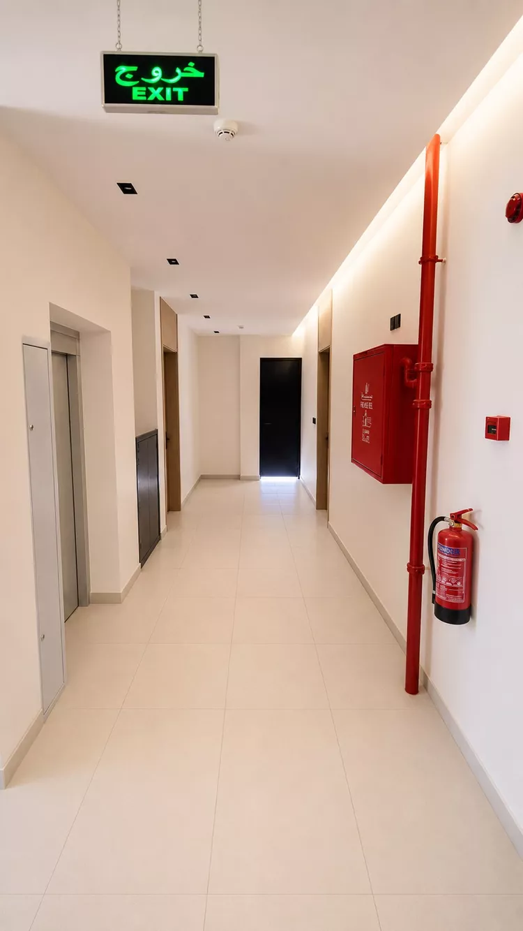 عمارة للإيجار في شارع رابغ, حي الثقبة, مدينة الخبر, المنطقة الشرقية 8