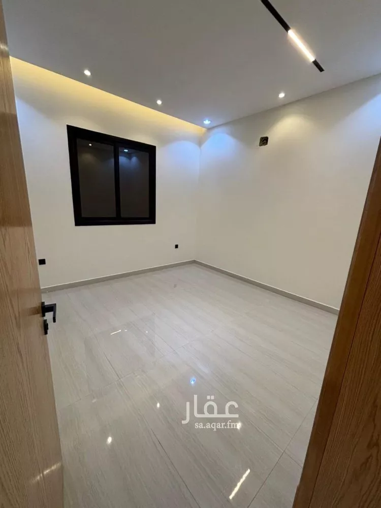 دور للبيع في شارع الزغيبية, حي السعادة, مدينة الرياض, منطقة الرياض 8