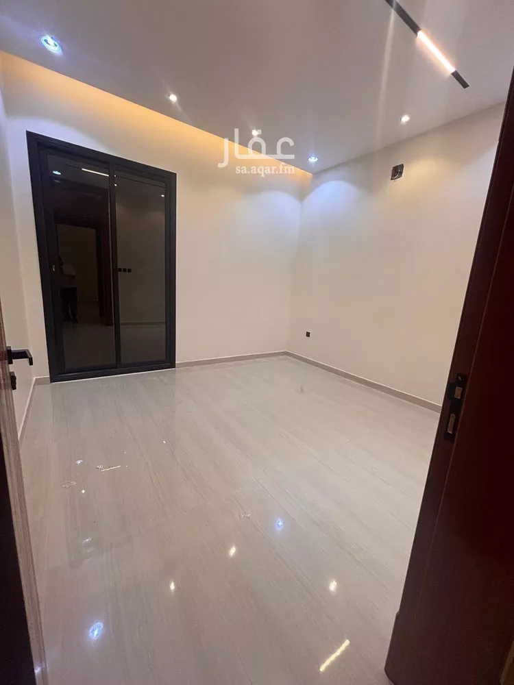 دور للبيع في شارع الزغيبية, حي السعادة, مدينة الرياض, منطقة الرياض 11