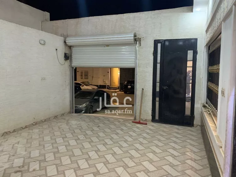 فيلا للبيع في شارع عبدالعزيز العبادي, حي الرمال, مدينة الرياض, منطقة الرياض صورة 2