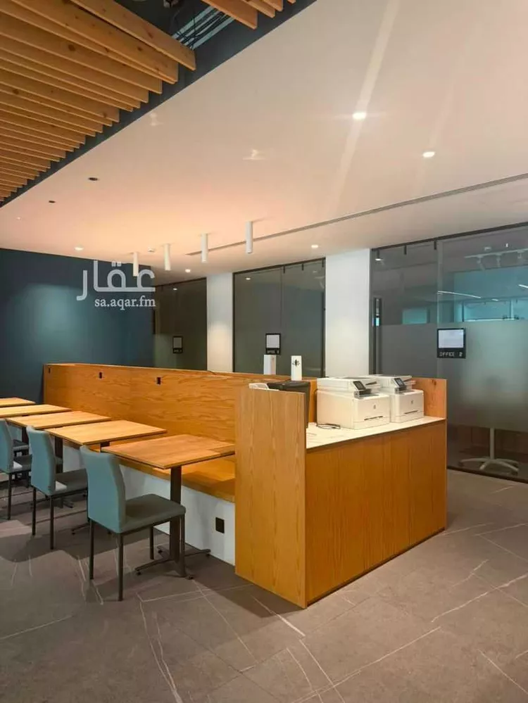 مكتب للبيع في شارع القلعة, حي الربيع, مدينة الرياض, منطقة الرياض 8