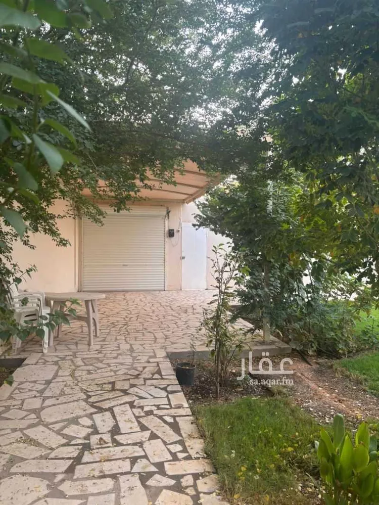 استراحة للإيجار في شارع خالد بن الحويرث, حي الجامعة, مدينة ثادق, منطقة الرياض