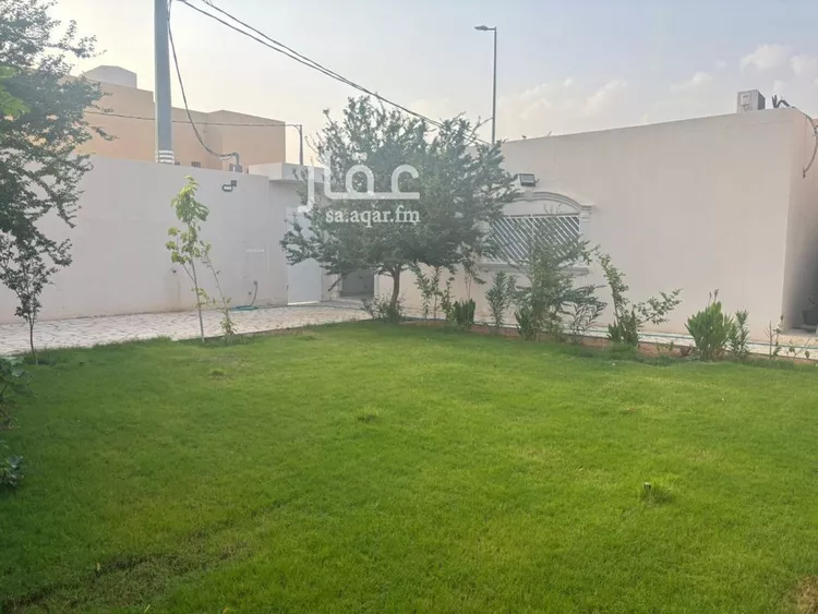 استراحة للبيع في شارع خالد بن الحويرث, حي الجامعة, مدينة ثادق, منطقة الرياض صورة 4