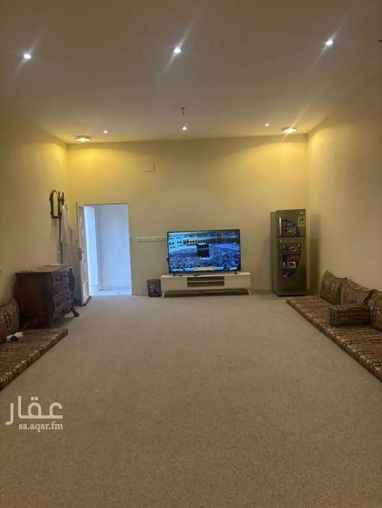 استراحة للإيجار في شارع خالد بن الحويرث, حي الجامعة, مدينة ثادق, منطقة الرياض صورة 2