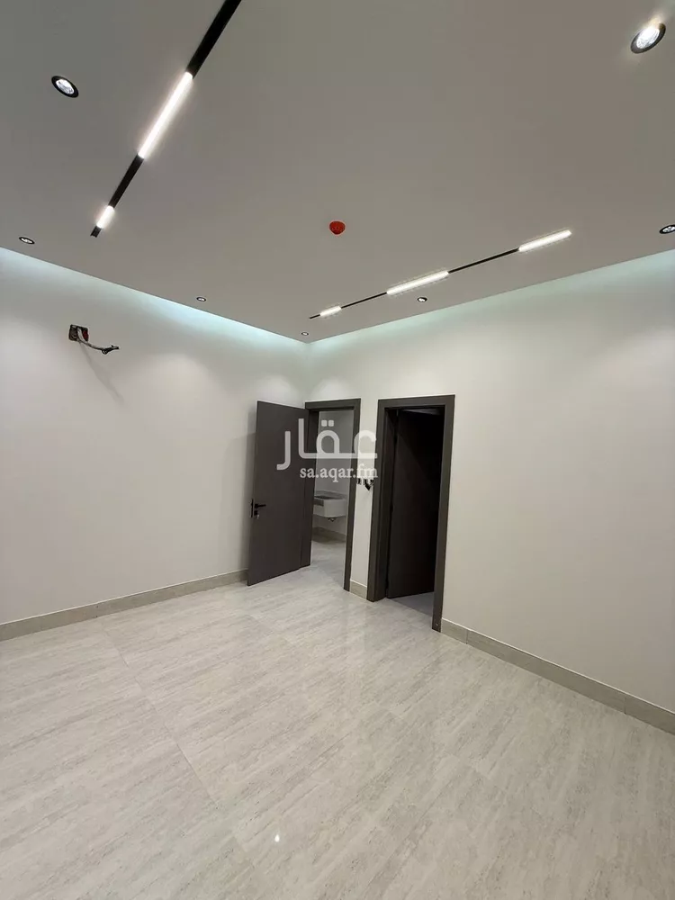 Building for Rent in Riyadh Ar Rimal 7