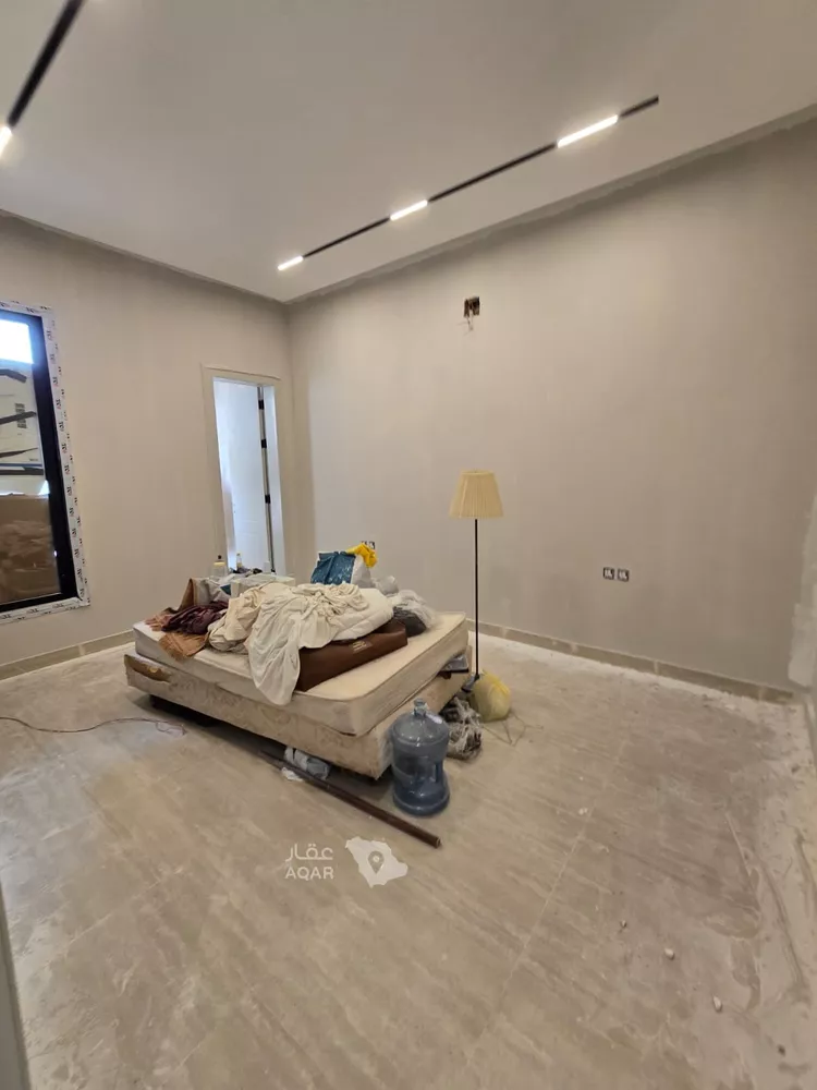 Floor for Sale in Riyadh Al Quds 3
