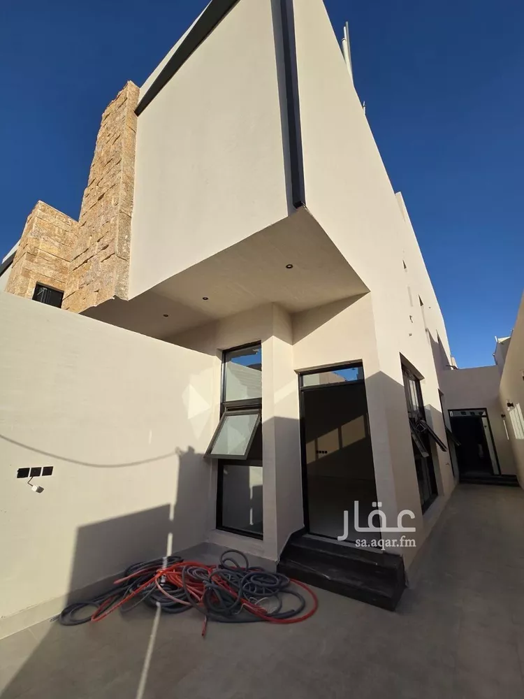 دور للبيع في شارع القرابة, حي إشبيلية, مدينة الرياض, منطقة الرياض صورة 2