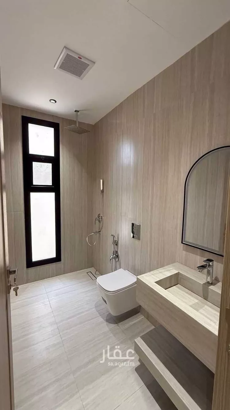 Floor for Sale in Riyadh Al Janadriyah 7