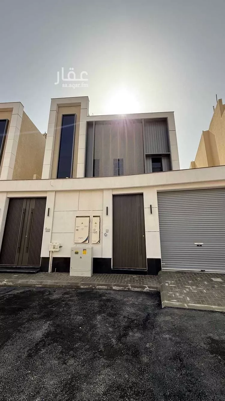 Floor for Sale in Riyadh Al Janadriyah 7