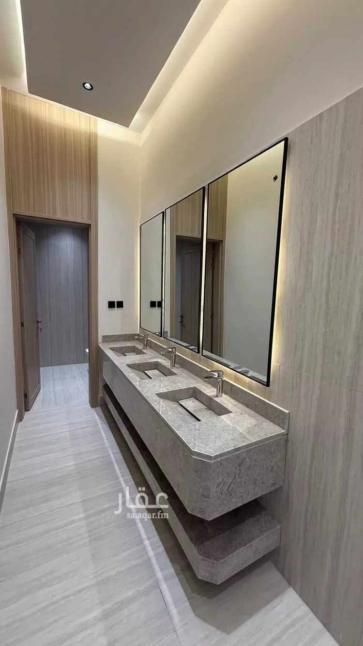 Floor for Sale in Riyadh Al Janadriyah 8