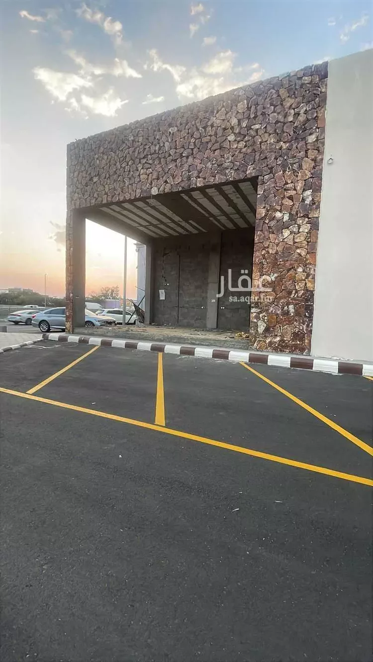 محل للإيجار في شارع جنوبا الى احد رفيده و شمالا الى خميس مشيط ، حي النزهة ، خميس مشيط ، خميس مشيط صورة 4