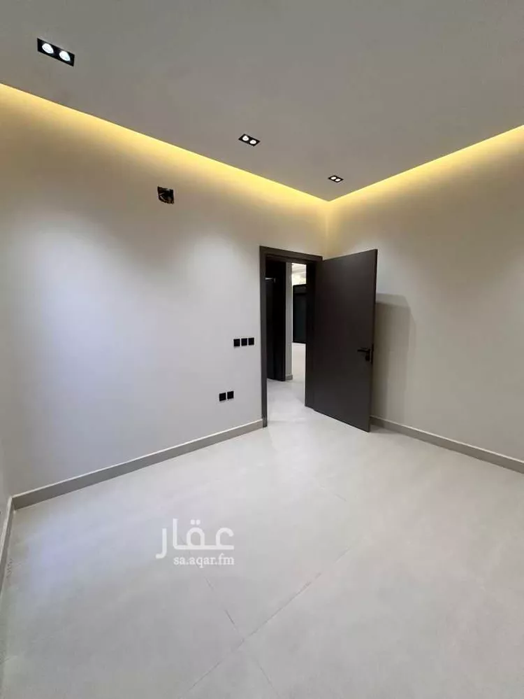 دور للبيع في شارع السلطان قابوس بن سعيد, حي المعيزيلة, مدينة الرياض, منطقة الرياض صورة 5