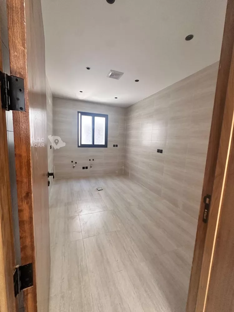 Floor for Sale in Riyadh Al Maizilah