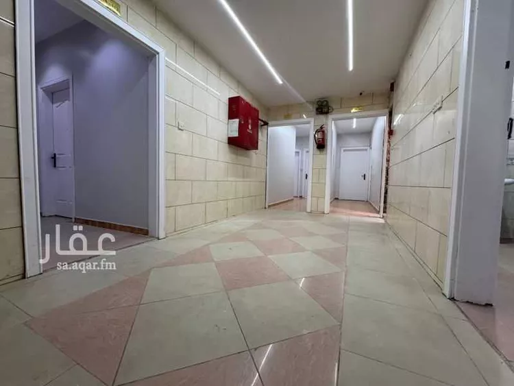 عمارة للإيجار في شارع الشباب, حي العزيزية, مدينة الرياض, منطقة الرياض صورة 4