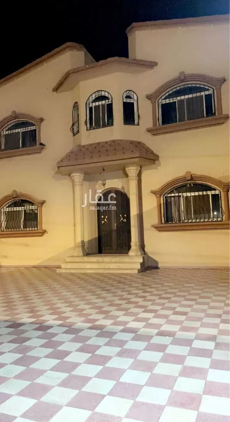 فيلا للبيع في شارع المعتمد ابن عباد, حي منيفة القاعد, مدينة منيفة القاعد, منطقة حائل