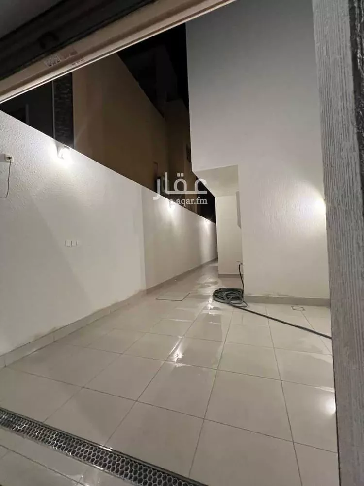 فيلا للإيجار في شارع الحياري, حي لبن, مدينة الرياض, منطقة الرياض صورة 5