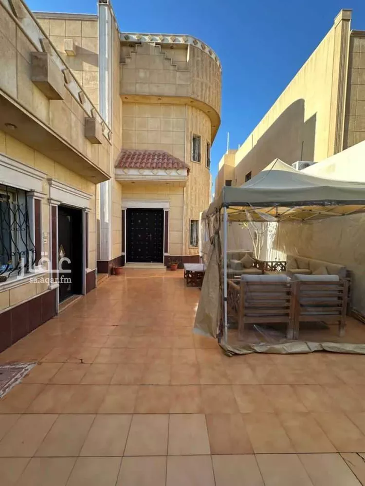 فيلا للبيع في شارع على بن سعيد, حي إشبيلية, مدينة الرياض, منطقة الرياض