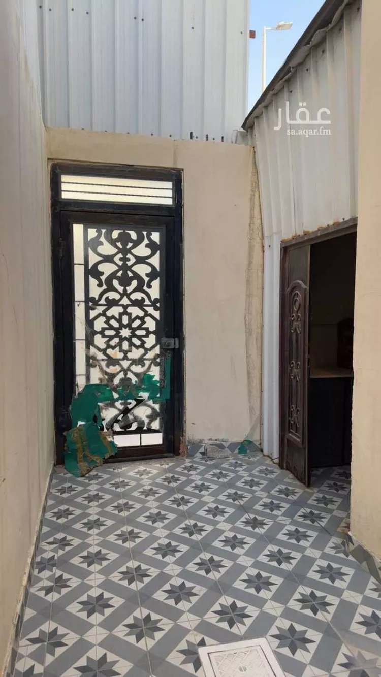 فيلا للبيع في شارع سنان بن عمرو, حي ضاحية الملك فهد, مدينة الدمام, المنطقة الشرقية صورة 2