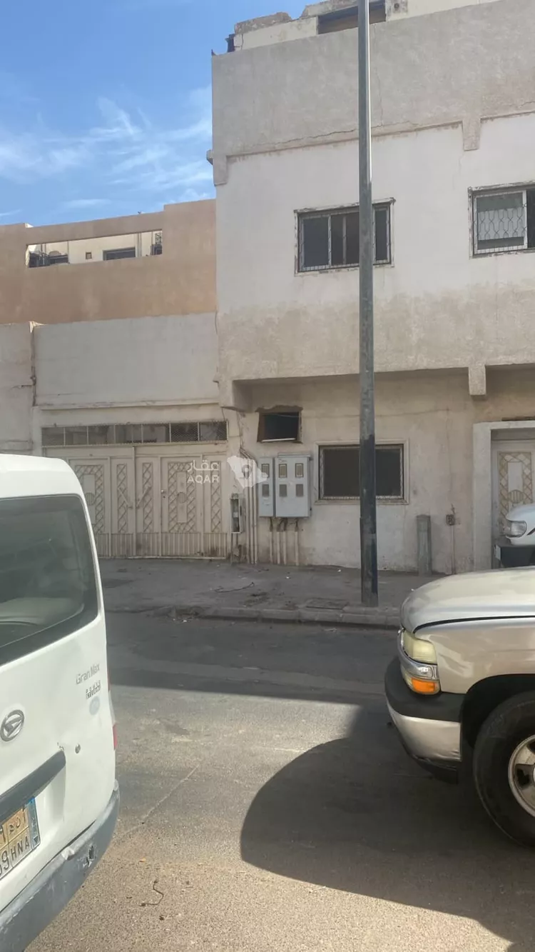 عمارة للبيع في شارع خارجة بن عمرو, حي السعادة, مدينة تبوك, منطقة تبوك 4